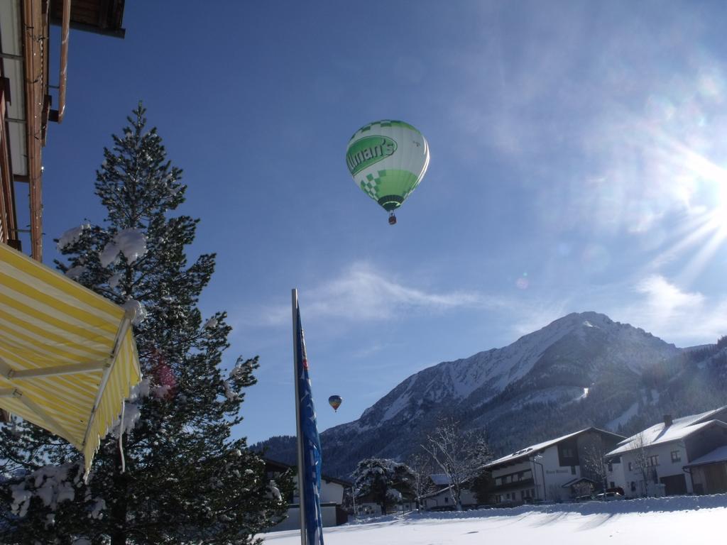 Pension Alpenblick Schattwald Extérieur photo