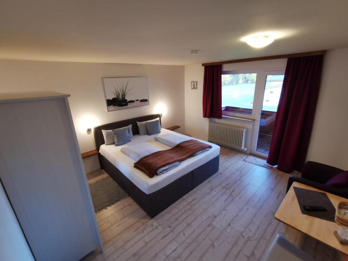 Pension Alpenblick Schattwald Extérieur photo