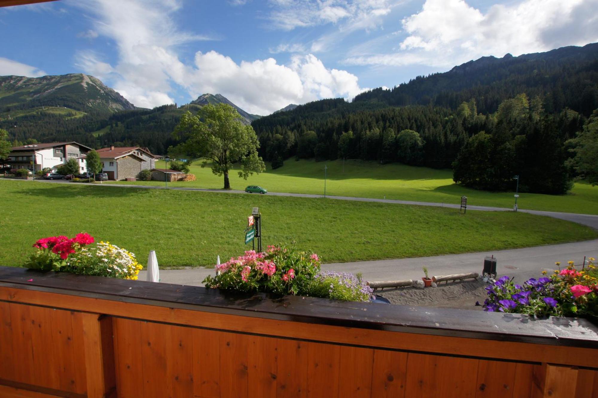 Pension Alpenblick Schattwald Extérieur photo